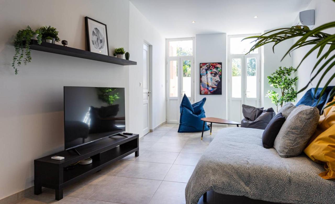 Maxbnb - Climatise - Grand Studio 37M2 & Terrasse 30M2 - Est Тулон Екстериор снимка