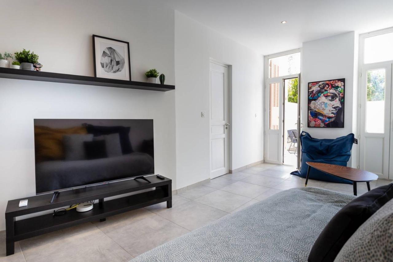 Maxbnb - Climatise - Grand Studio 37M2 & Terrasse 30M2 - Est Тулон Екстериор снимка